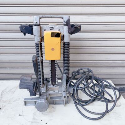 Makita 7104l/1 110 V Chaîne Mortaiseuse à bois - Bleu