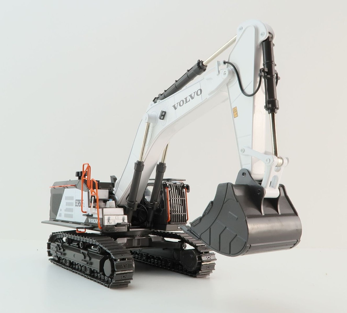 WSI VOLVO EC950EL 1/50 スケールモデル Volvo Merchandise. Volvo Excavator EC950E 1:50