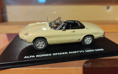 Alfa Romeo Spider Duetto Einzelstück in 1:43 !