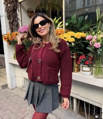 ZARA NEU DAMEN NEU MIT ETIKETT FW24 GROBSTRICK CARDIGAN GOLDENE KNÖPFE WEINROT 5802/111 S 