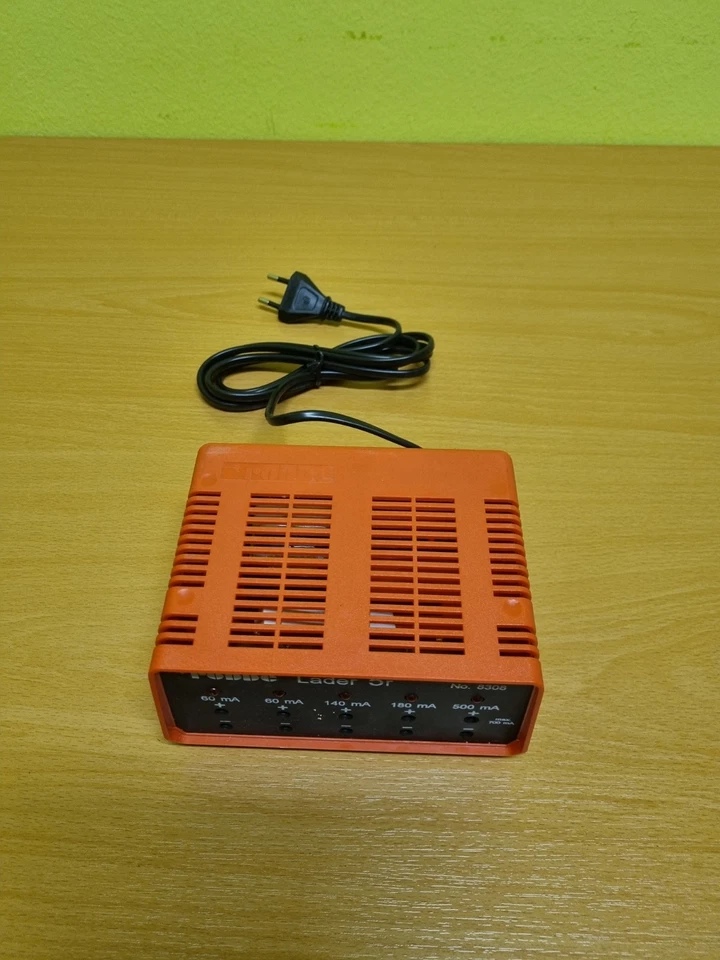 Ladegerät robbe, Lader 5r, No. 8308, für Pb und NC-Akkus, Abgabe 9VA, Innen - Bild 4 von 4