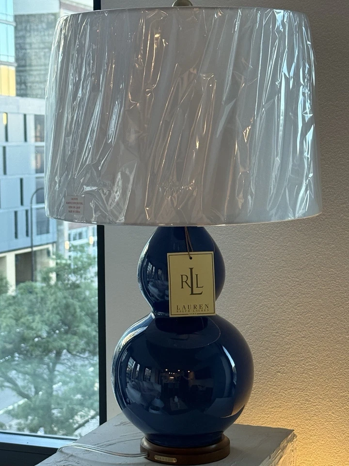 "Lámpara de mesa Ralph Lauren azul marino de porcelana 27""" Foto 3 de 4