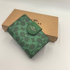 New Coach Medium Corner Zip Wallet In Signature Canvas Green CW786 With Box