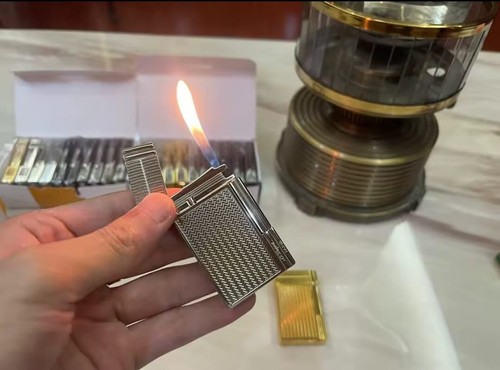 Hot Selling Luxury Retro Cigarette Bright Ping Sound Gas DP Engraving Lighter - Picture 7 of 12