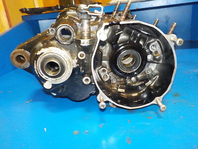 yzy カズハ YAMAHA YZ 125 1983 ENGINE CRANKCASES ( L&R PAIR) DIRTY USED