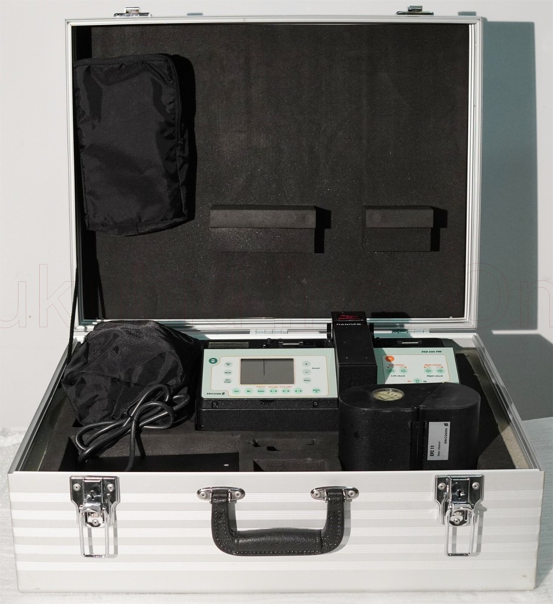 ERICSSON FSU 995 PM FUSION SPLICER WITH ERICSSON EFC11 CLEAVER IN