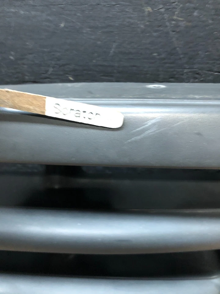 Parrilla delantera Ford Econoline E150 E250 E350 2003 a 2007 F4009 OEM DG1 Foto 4 de 4