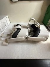 3 Oculus Meta Quest 2 VR Headsets White – Headset Only, Green Dot Screen