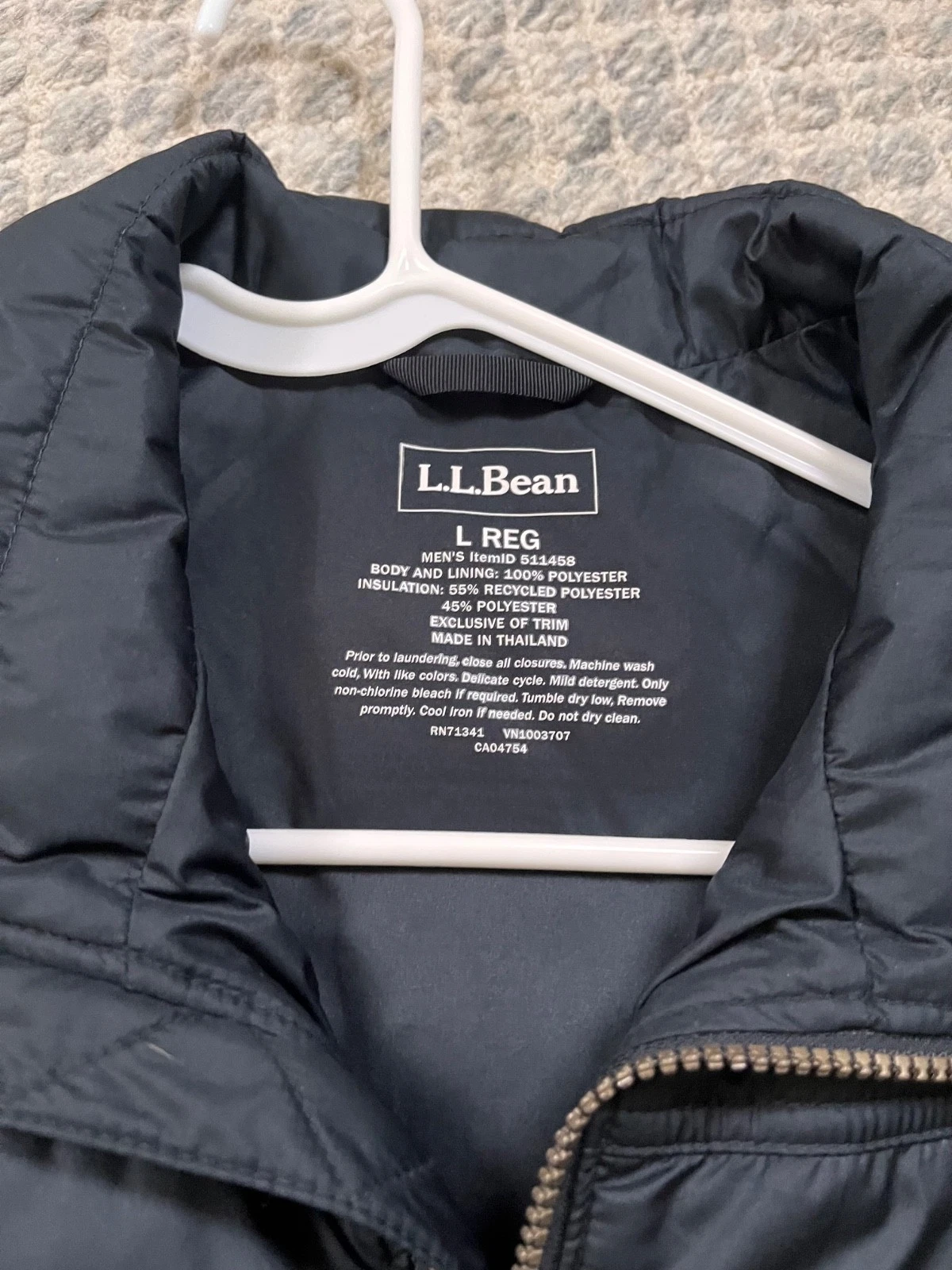 LL Bean Mountain Classic Puffer Vest Mens Large Black Water Resistant Insulated - product detail image 3