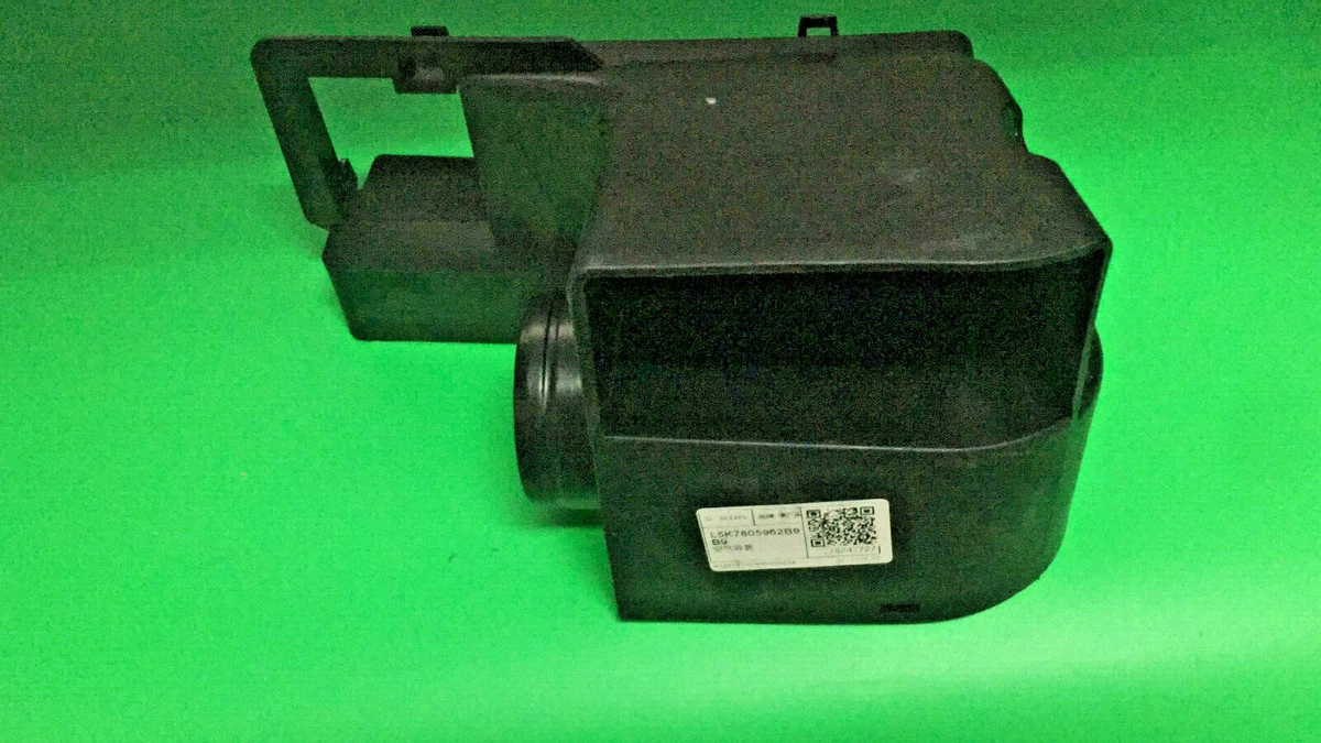 Genuine Air Intake Connector For CC Golf Jetta BeetleSciroccoYeti 