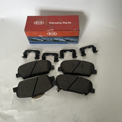 Kia Ceed JD 2012-2018 Front Wheel Axle Brake Pads Set Genuine 581012TA61