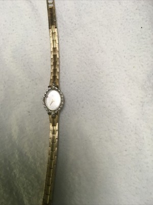 Pulsar Quartz V400 L 246a Diamond Chip Bezel Woman's Wrist Watch