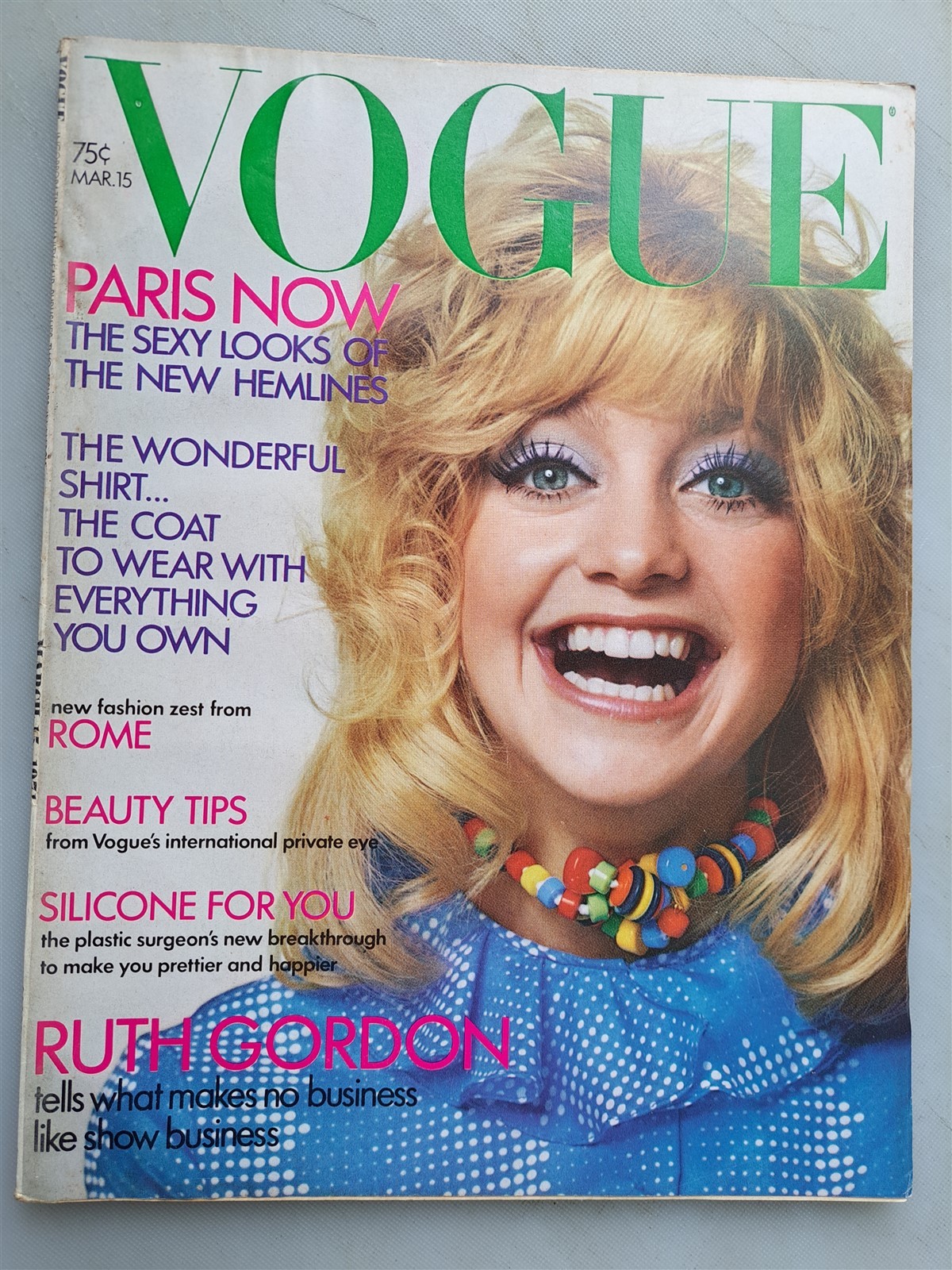Vogue Magazine March 15, 1971 Issue - Fashions, Goldie HAWN Cover