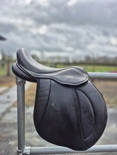 Pony Cob Horse/Chunky Monkey 17". 16.5" panels, Hoop Tree GP Saddle Black