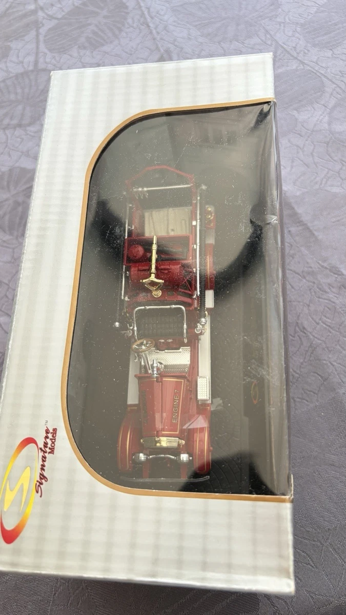American LaFrance 1921 Pompiers Milwaukee – Signature Models 1/32 – Boîte
