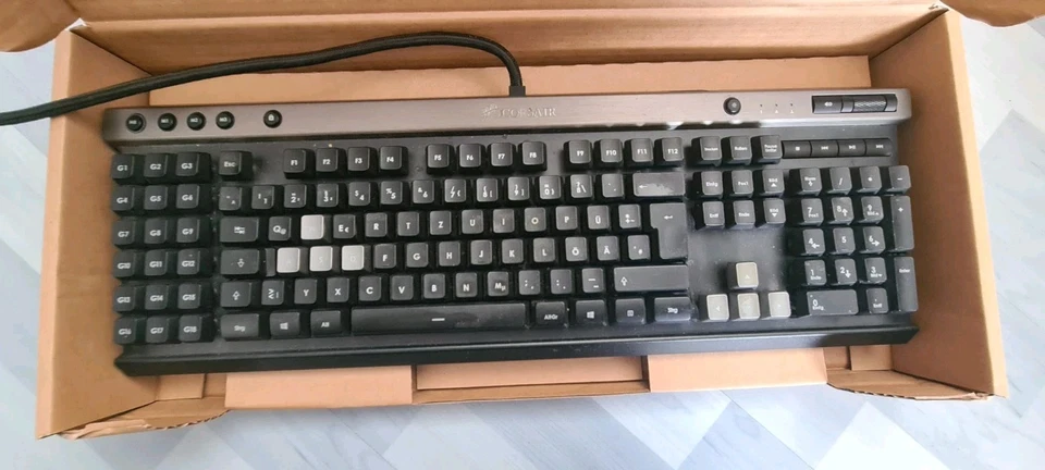 Corsair Raptor K50 Gaming Tastatur - Bild 4 von 4