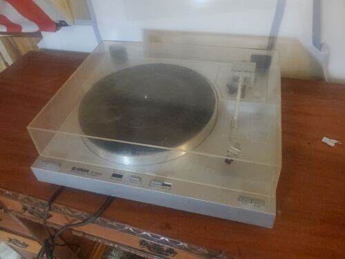 Vintage Yamaha P-450 Automatic Turntable Tested & Working - Picture 1 of 10