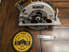 DeWALT DCS590B 20V 20 Volt Max XR 7-1/4” Brushless Circular Saw With Blade - NEW