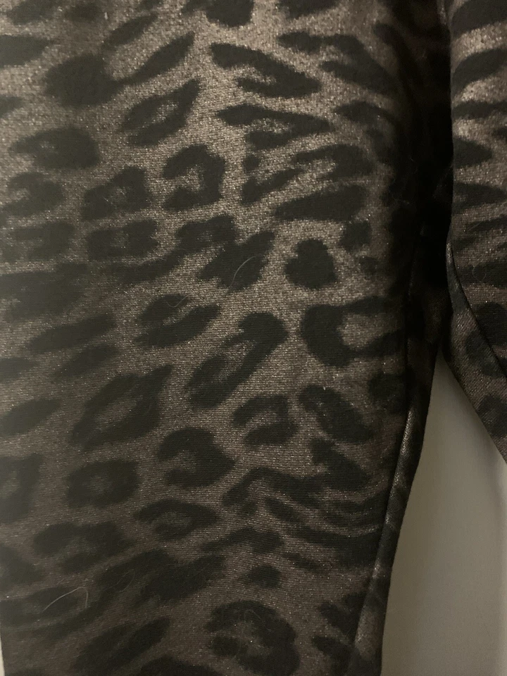 HUE Ponte Leggings Animal Print “Leopard” Size XS NWT - Image 3 of 4
