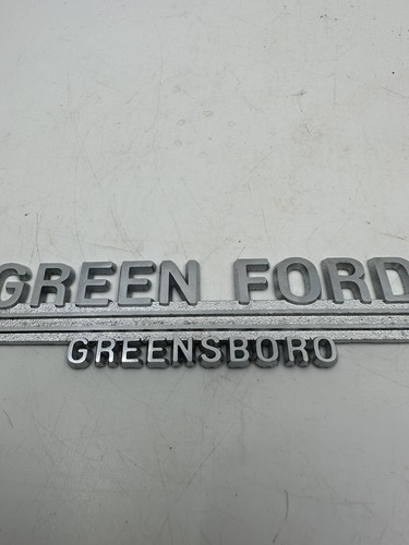Vintage Green Ford Greensboro North Carolina Metal Dealer Badge Tag Emblem Trunk - 第 2/5 張圖片