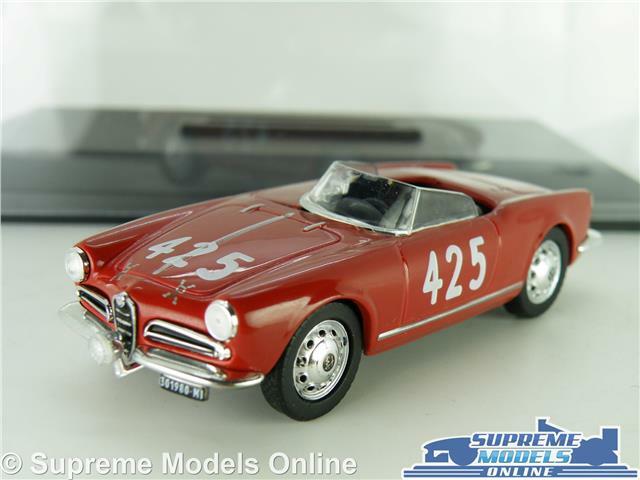 ALFA ROMEO GIULIETTA SPIDER VELOCE MODEL CAR 1956 RED 1:43 SIZE IXO + CASE K8