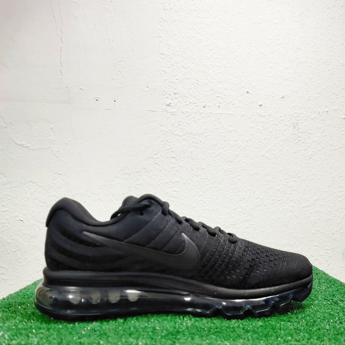 Nike Air Max 2017 Triple Black Running Shoes 849559-004 Size 11.5