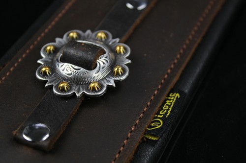 Iconic CUSTOM SHOP Conchos 3.25" Brown Leather Padded Guitar Bass Strap #1 - Picture 9 of 11