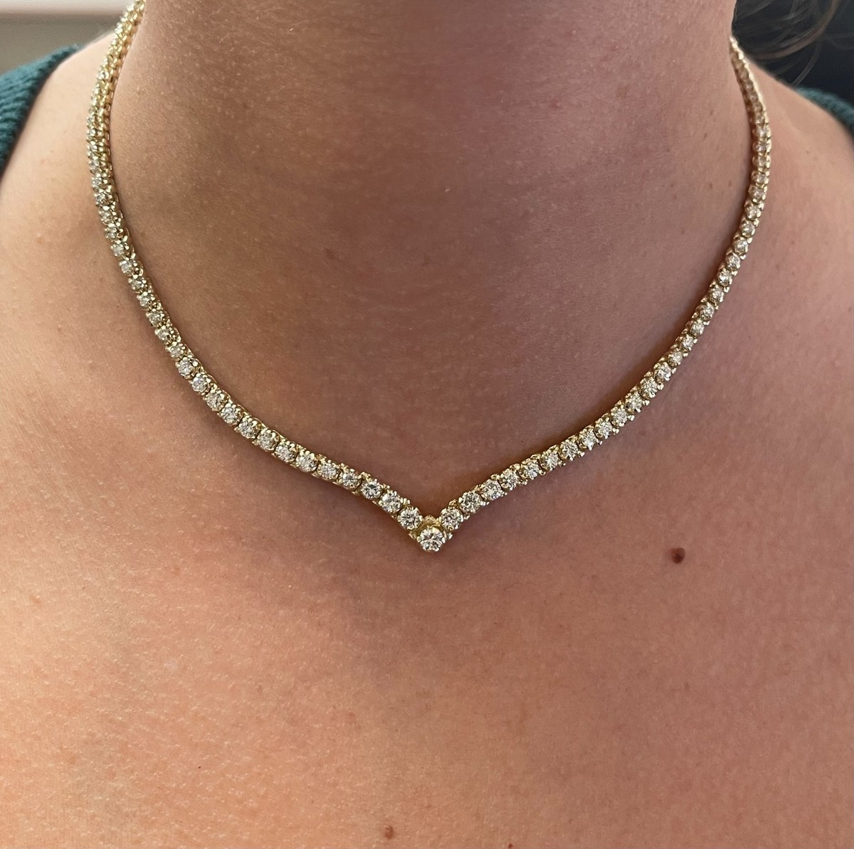 V-Shaped Graduating Diamond Tennis Necklace in 14K Yellow
