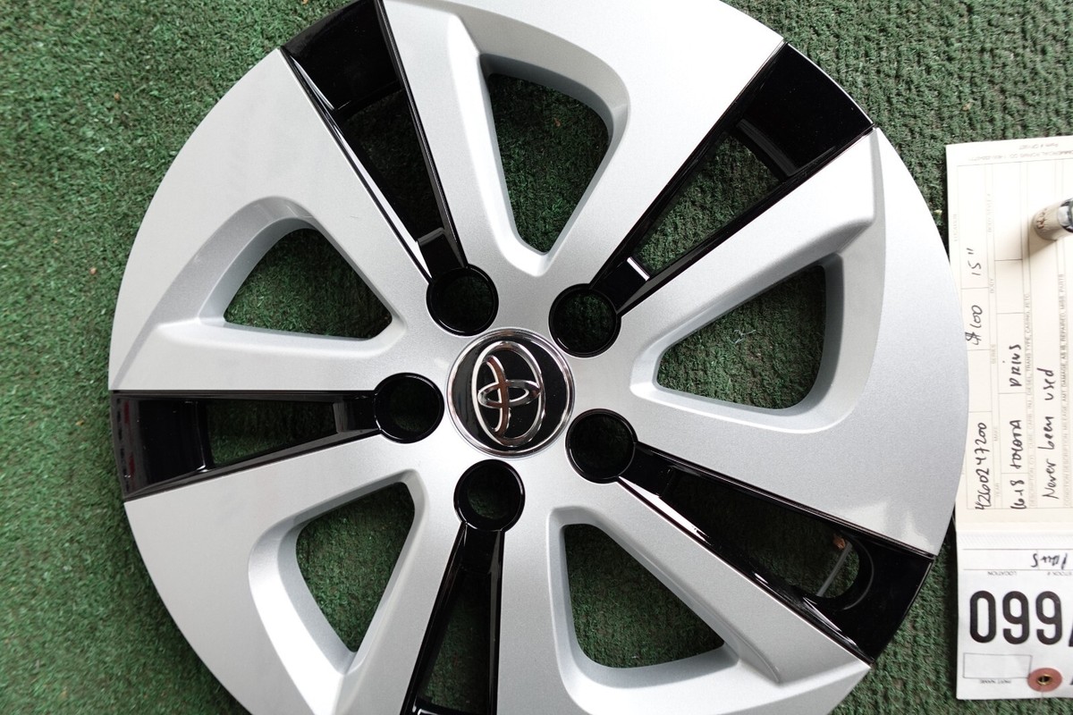 ONE GENUINE TOYOTA PRIUS 15