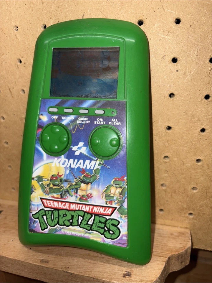 Videojuego portátil Konami de baloncesto TMNT 1991 Teenage Mutant Ninja Turtles Foto 2 de 4