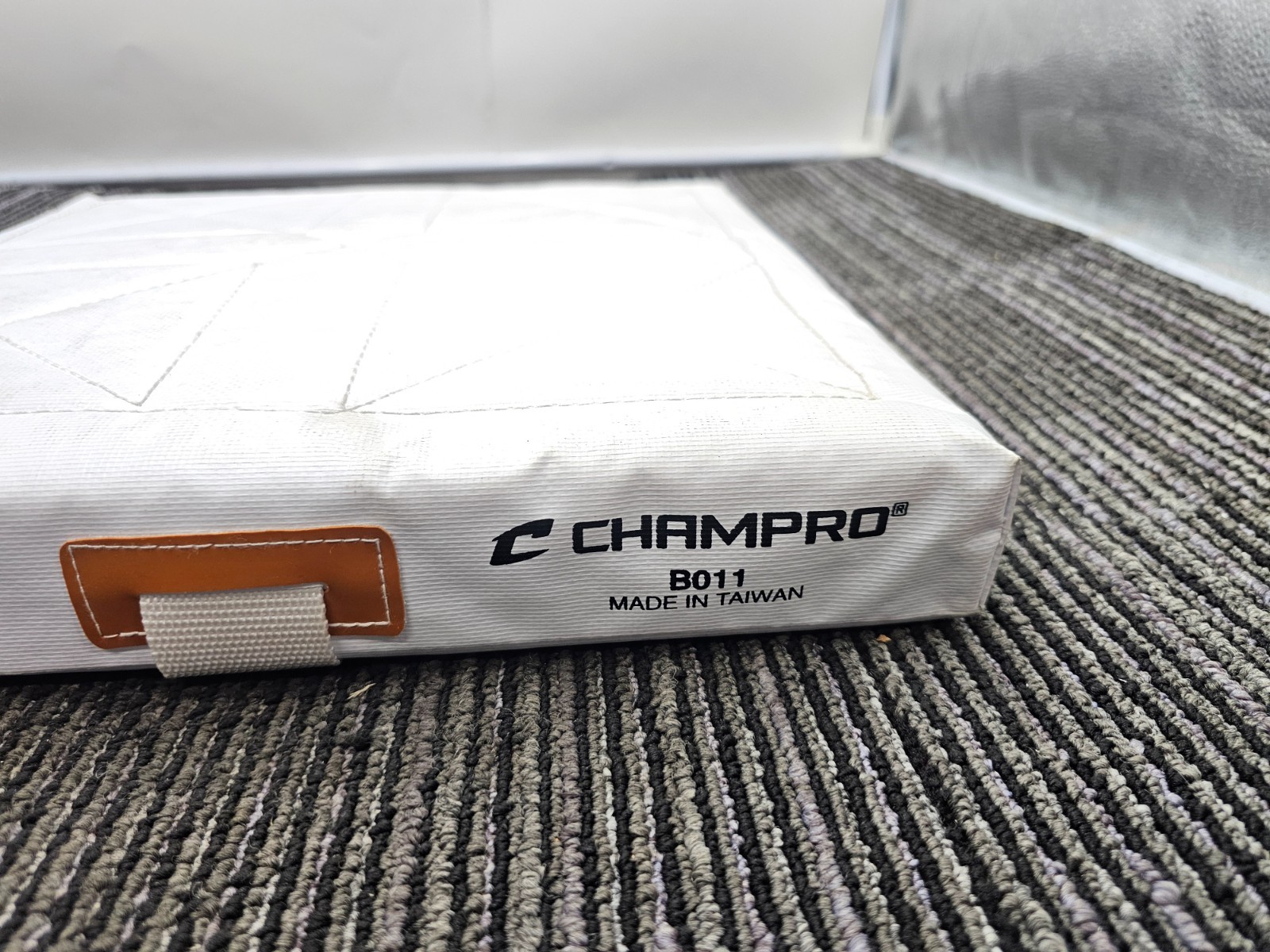 Champro B011 Unisex 14" x 2" PVC Quilted Base White