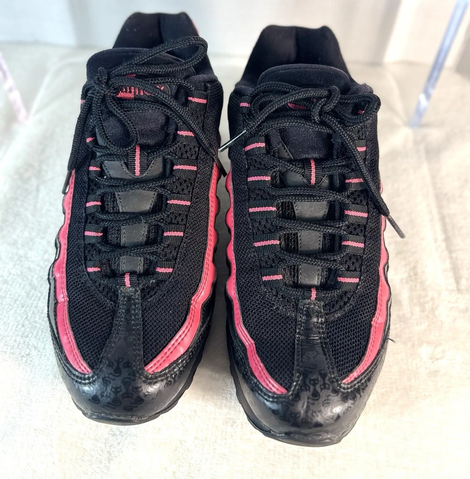 Nike Air Max 95 Black Pink Cat Print Shoes Size 7Y Women’s 8.5 - Image 3 of 4