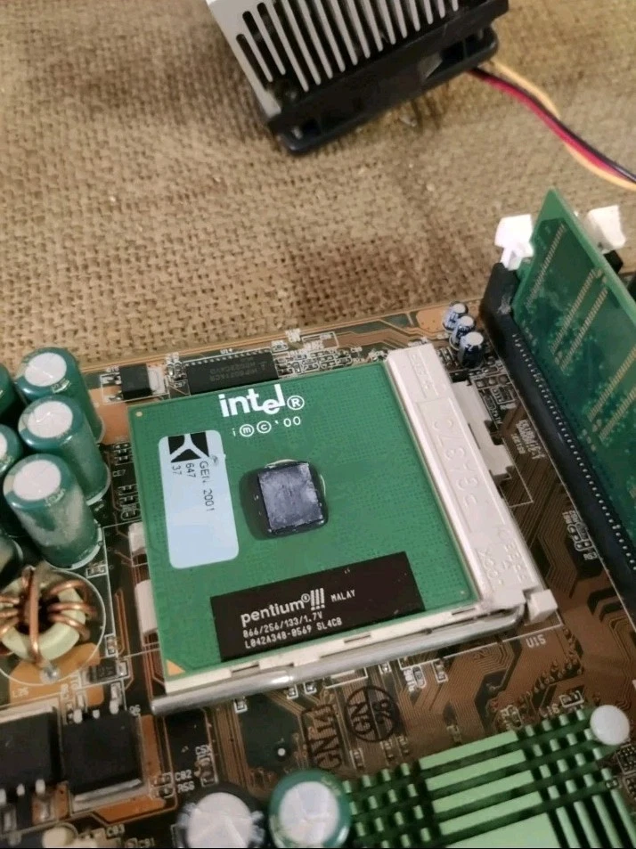 ASUS CUSL2 ATX  Motherboard Socket 370  Scheda Intel Pentium III - RAM SDR ✅ - Immagine 4 di 4