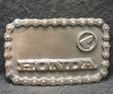XB23113 VINTAGE 1970s **HONDA** MOTORCYCLE BRAND ADVERTISEMENT BRASS BELT BUCKLE