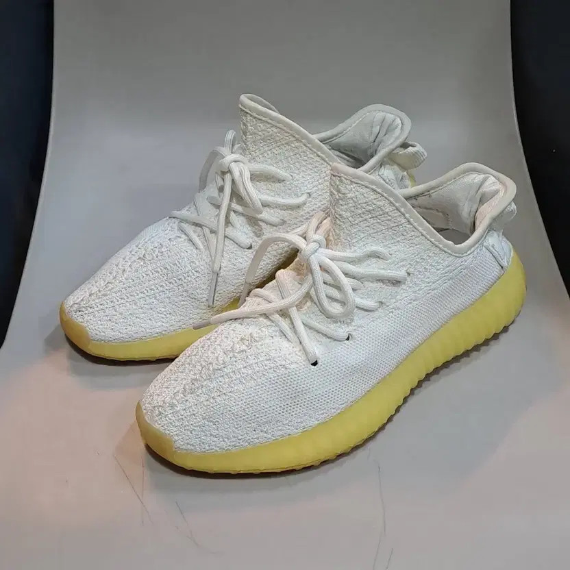 Nike Yeezy Boost 350 V2 245mm White Sneakers thumbnail 5