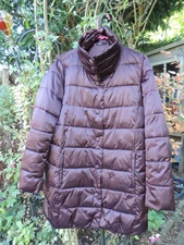SIZE 16-18 (L) Quilted puffa winter coat burgundy satin ~ Roman