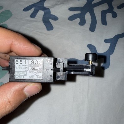 1pc NEW TG933TR-1 6511932 16A 125V Trigger Switch