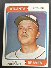 1974 Topps Joe Niekro Baseball Card #504 Braves Dot On Top & Back & Bent Corners