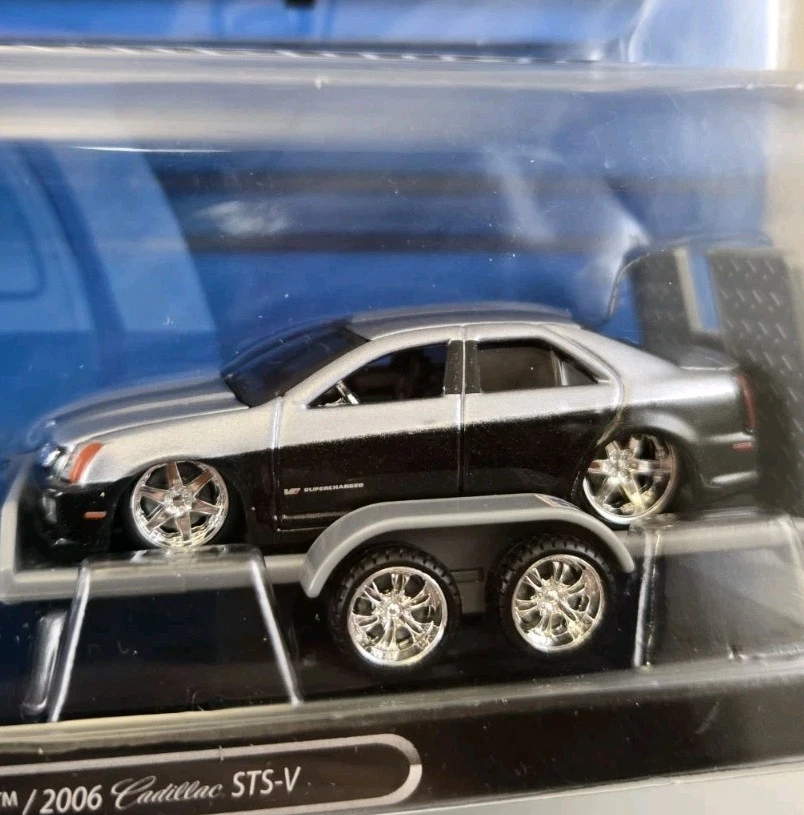 Maisto All Stars Elite Transport 2007 Cadillac Escalade EXT 2006 Cadillac STS-V - Image 3 of 4