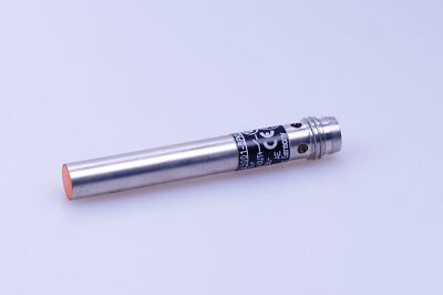 IFM IT5021   ITB3001-BPKG/AS  induktiver Sensor Sn 1 mm  Schließer; DC PNP, M8