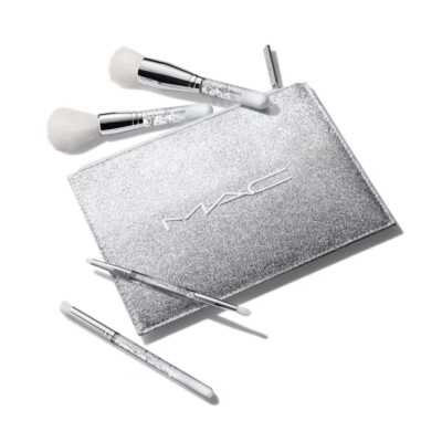 M.A.C Brush Of Snow Essential 5 Piece Brush Set (426S, 427S
