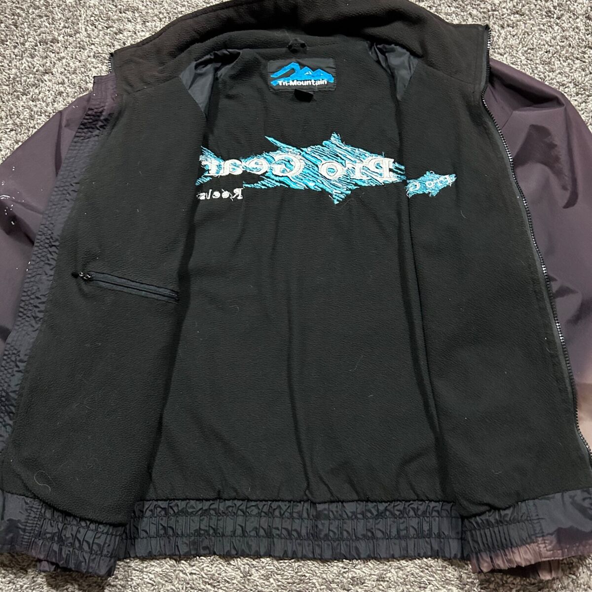Sun Faded Nylon Jacket y2k Windbreaker Full Zip Thrashed Sun Faded Nylon Jacket y2k Windbreaker Full Zip Thrashed