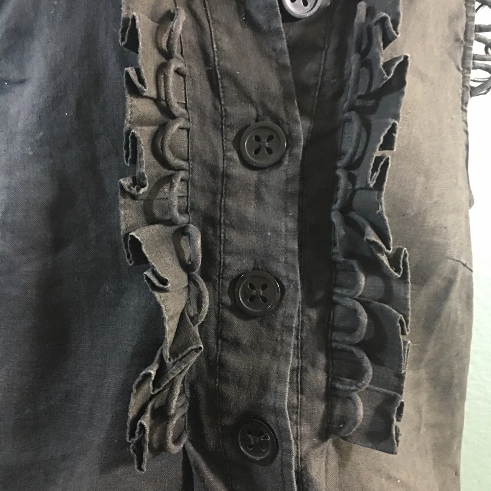 Blusa de moda Sunny Leigh de manga corta para mujer, negra con volantes, talla pequeña Foto 4 de 4