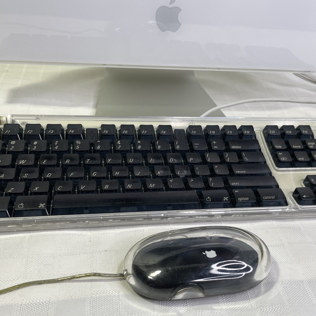 Apple iMac 20 inch Late 2006 2GHz Core 2 Duo Keyboard and