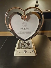 Things Remembered 4.5x4.5 Hert Shaped Picture Holder Sku#591373