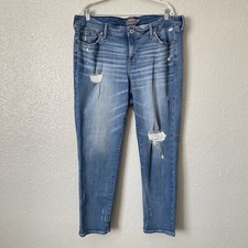 Torrid Jeans Sz 18Reg Medium Wash Blue Distressed Boyfriend Vintage Stretch Crop