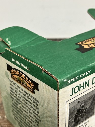 SpecCast 1/16 John Deere 1941-1946 Model LA Tractor Box Box Only No Tractor - Picture 12 of 19