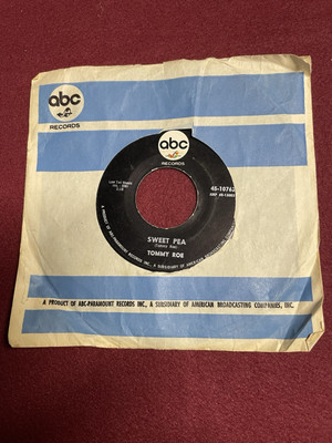 Tommy Roe - ''SWEET PEA''/''MUCH MORE LOVE'' - 45RPM Vinyl - 1966 - ABC