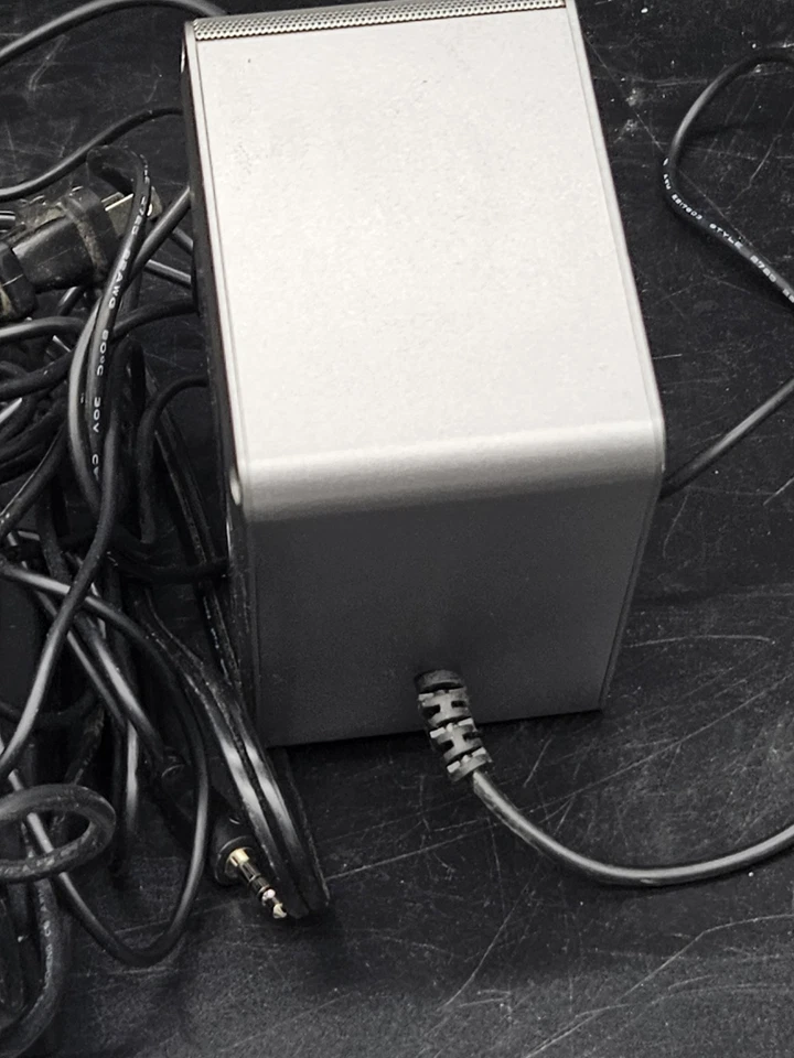 Bose Computer MusicMonitor Computer Speakers Desktop PC Silver Bose Sound - Image 4 of 4