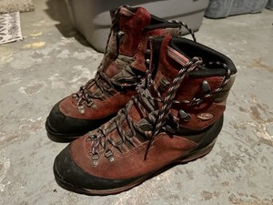 LOWA Alpine Mountaineering Boots Men’s MISMATCHED Sizes - 6 M (RT), 5.5 M (LT) Lowa Alpine Expert | eBay main image 4